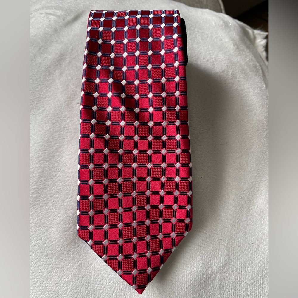 Tommy Hilfiger Red Contrasting Navy and silver 100% Silk Classic 57” Necktie